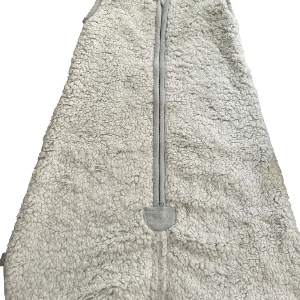 UGG Sherpa Wearable Blanket in Light Gray